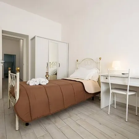 A Due Passi Da Toledo Apartment Naples Exterior photo